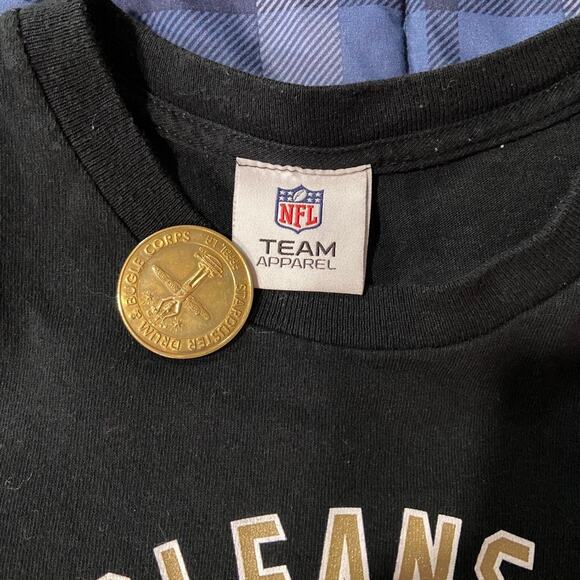 No size tag nfl team apparel new orleans saints helmet graphic tee - Picture 5 of 7